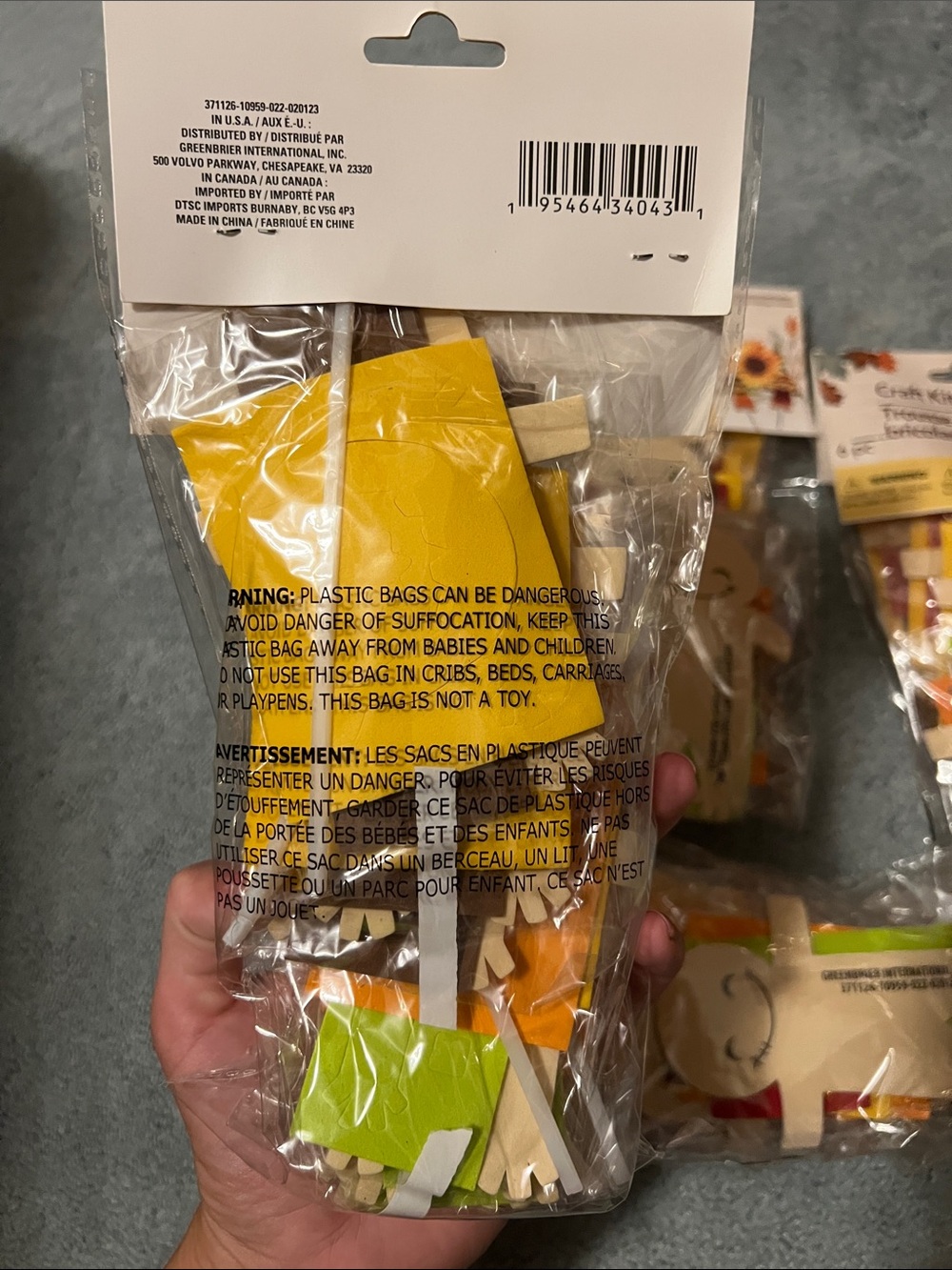 Fall Scarecrow Craft Kit Bundle - Picture 5 of 5